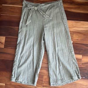 Anthropologie wide leg capris size L